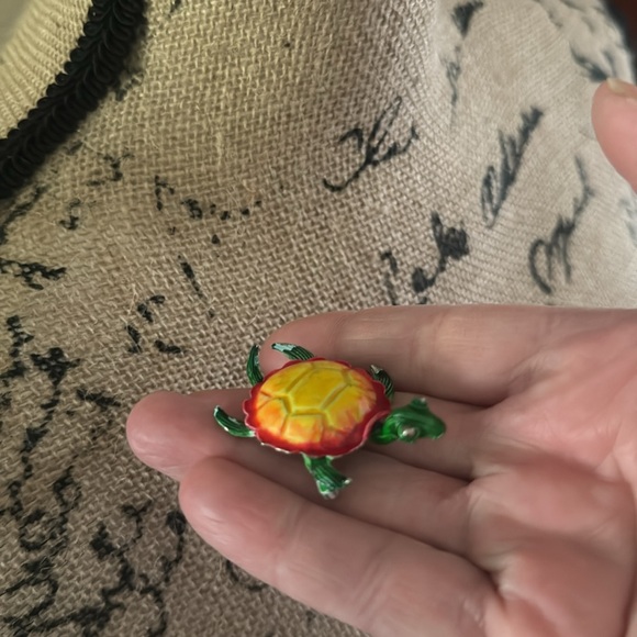 Turtle Pin - Picture 5 of 6